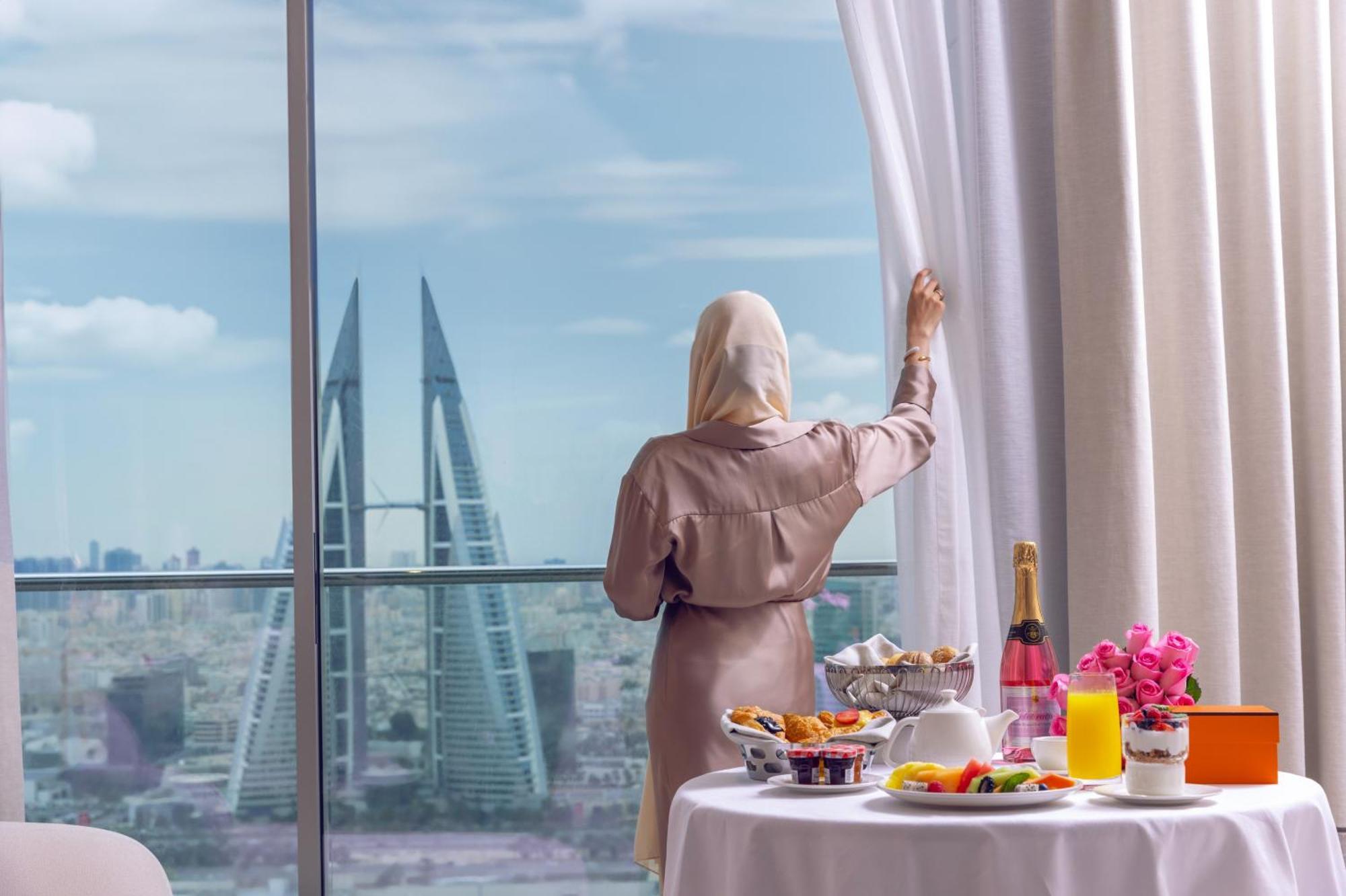 Hotel Onyx Rotana Manama Exterior foto View from the hotel