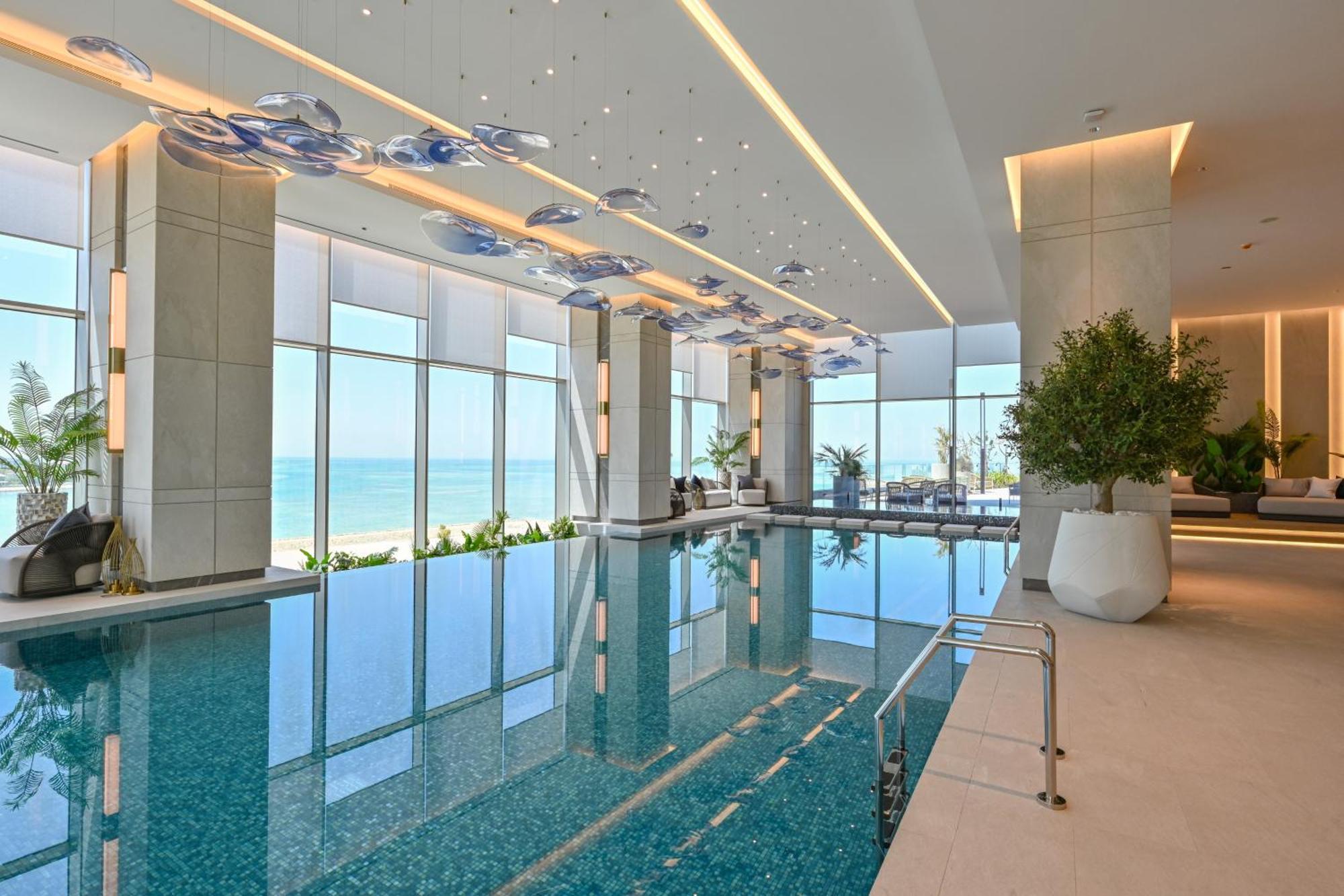 Hotel Onyx Rotana Manama Exterior foto The swimming pool at the hotel