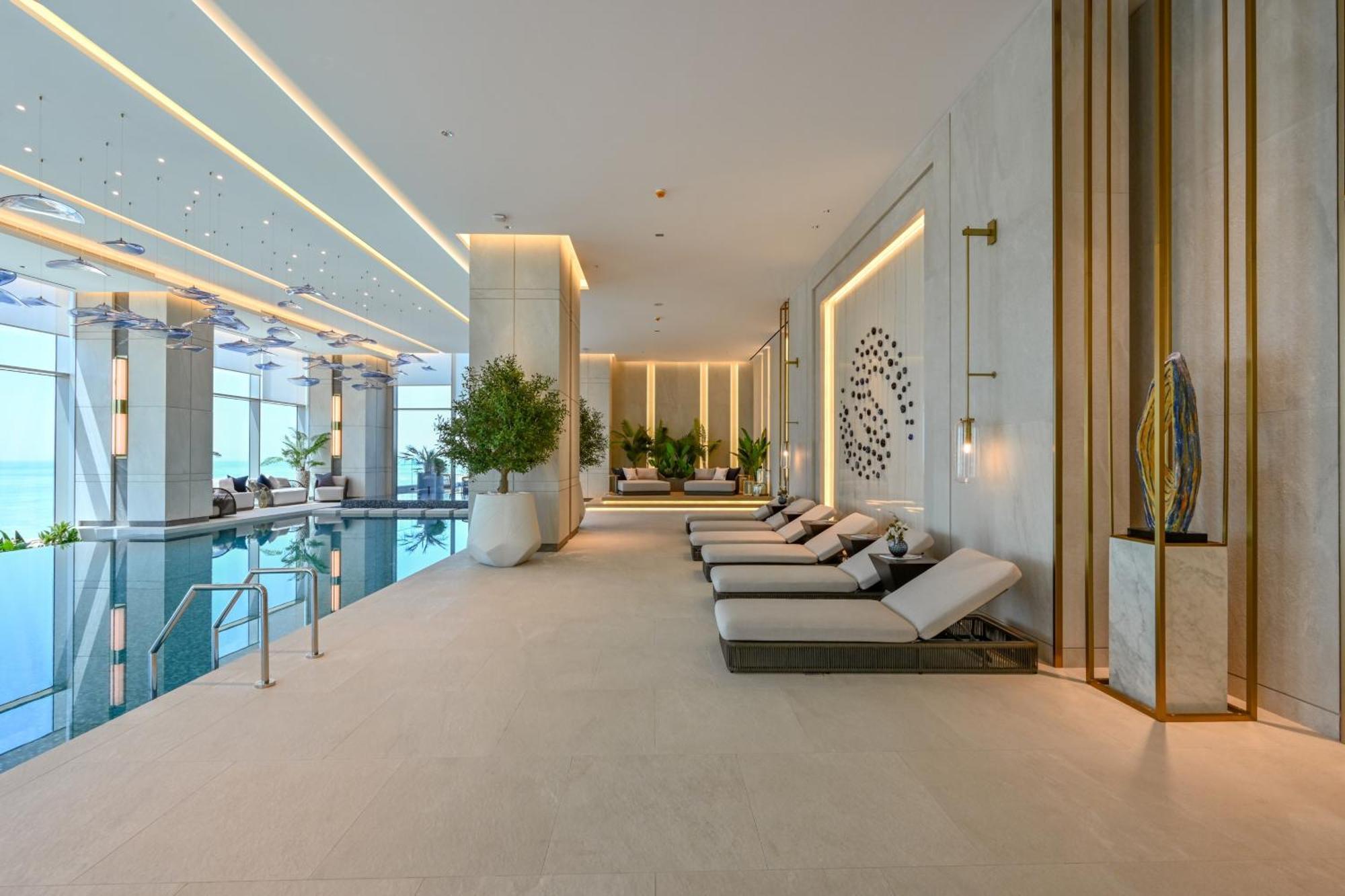 Hotel Onyx Rotana Manama Exterior foto The pool at the 1018