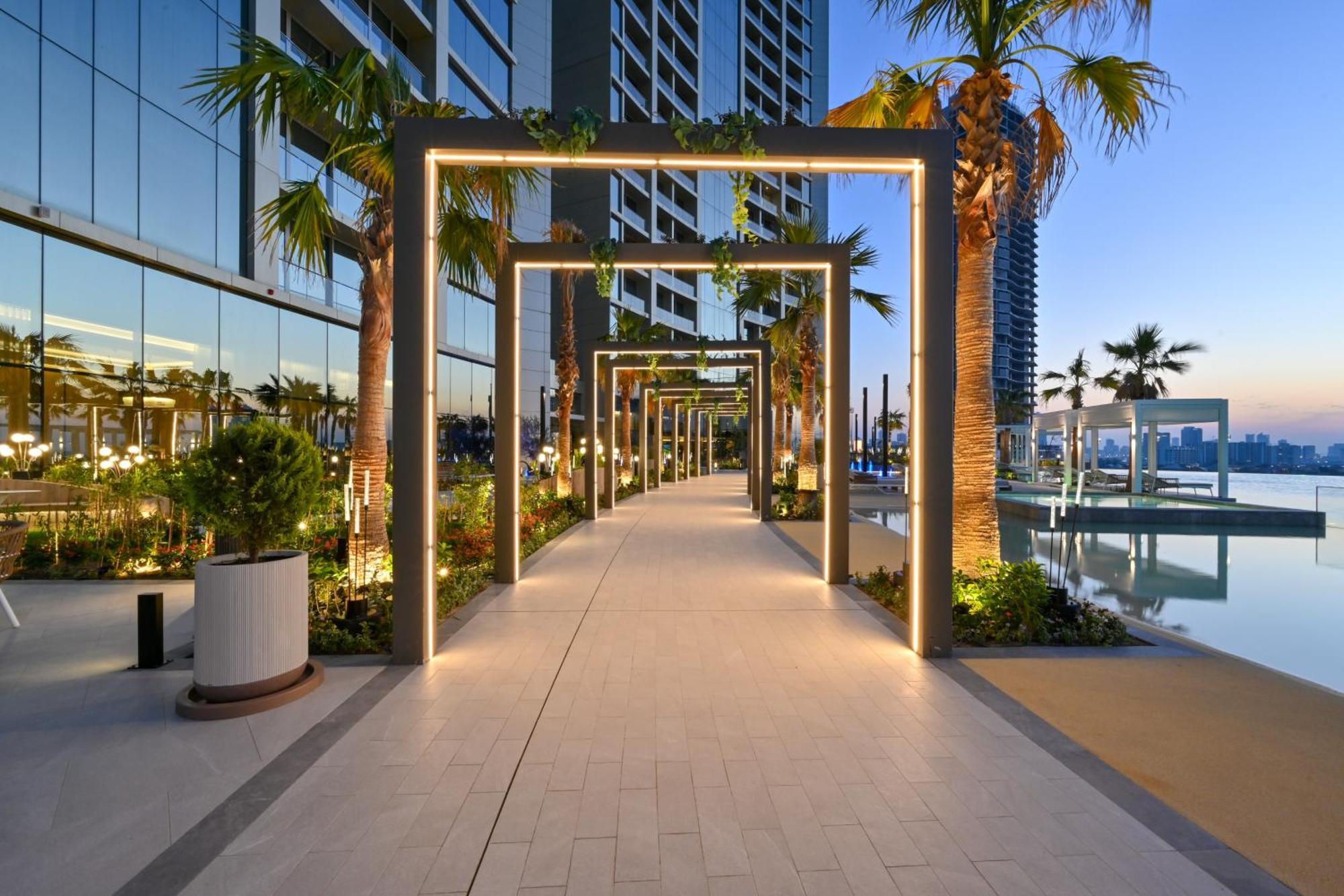 Hotel Onyx Rotana Manama Exterior foto The swimming pool at the Address Downtown
